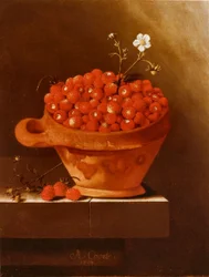 Irdene Schale mit Erdbeeren auf einem steinernen Sockel
