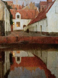 Kleinstadt am Wasser bei Dämmerung