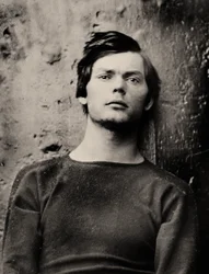 Lewis Powell in Handfesseln an Bord der USS Saugus, 1865
