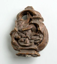 Modell für einen Schlüsselbogen mit einem flüsternden Amor zu einem sitzenden Mädchen: drei Skizzen für die zentrale Gruppe