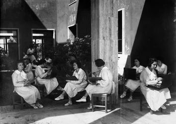 Villa Rosa Maltoni Mussolini: Schülerinnen während einer Malstunde