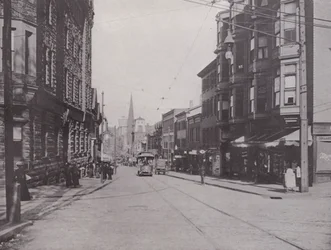 Providence, Rhode Island: Westminster Street East von der Kathedrale (Schwarz-Weiß-Foto)