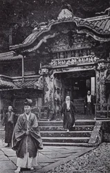 Der Tempel von Nikko (s/w Foto)