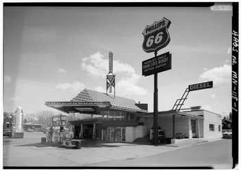 Lindholm Oil Company Service Station, Cloquet, Minnesota (s/w Foto)