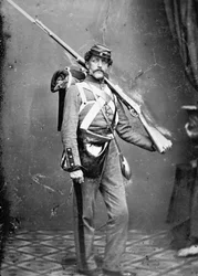 Milizionär des Staates New York mit Perkussionsgewehr (b/w Foto)