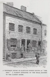 Ein Mietshaus in der Hamilton Street, bekannt als "Das Schiff," 1, Schmaler Eingang zum Hinterhaus führend zu den Dachzimmern