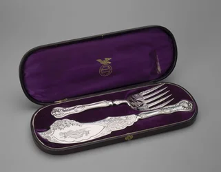 Fischmesser und Gabel mit Etui