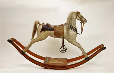 Schaukelpferd (Holz & Leder)