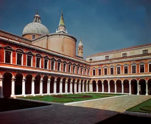 Renaissance-Architektur: Ansicht des Kreuzgangs der Kirche San Giorgio Maggiore (Sankt Georg der Große), entworfen von dem Architekten Andrea di Pietro della Gondola, genannt Palladio (1508-1580), 1566, Venedig (Venezia), Italien