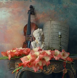 Violine Büste und Gladiolen