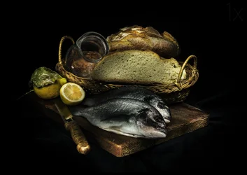 Brot, Fisch und Zitrone