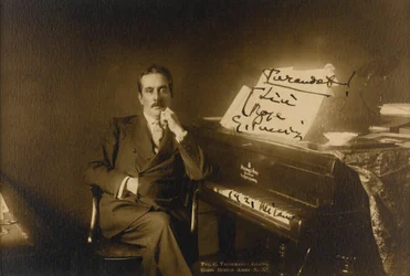 Porträt des Komponisten Giacomo Puccini (1858-1924)