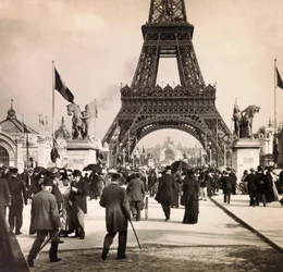 Weltausstellung 1900 - Exposition Universelle de 1900 in Paris: Blick auf das Marsfeld. Private Sammlung