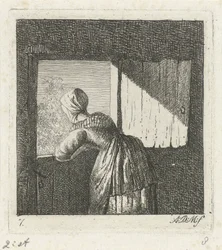 Frau, die sich auf eine Tür lehnt