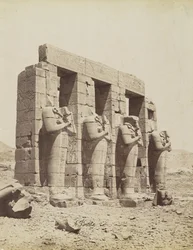 Ramesseum, Theben, Blick auf den Südosten des zweiten Hofes