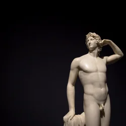 Die antike Skulptur Apollo krönt sich selbst - 1782 - Antonio Canova, 2019