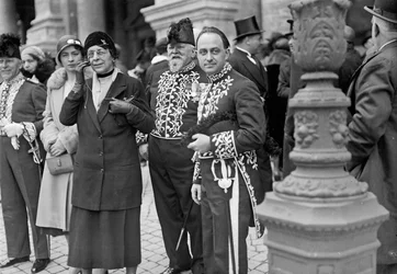 Der italienische Physiker Enrico Fermi (1901-1954, Nobelpreis für Physik 1938) in Festkleidung bei einer Veranstaltung der Königlichen Akademie von Italien