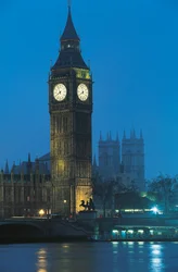 Nächtlicher Blick auf Big Ben an der Themse, London, England, Vereinigtes Königreich