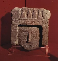 Aztekischer geschnitzter Kopf