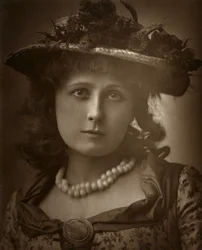 Britische Schauspielerin Helen Forsyth in Sophia, 1886
