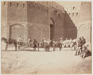 Durani-Tor, Heyland-Karren und Packesel, die verschiedenen Arten von Packsätteln zeigend, Kandahar