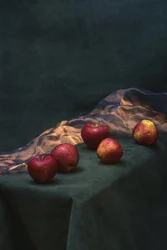 Stimmungsvolle rote Äpfel