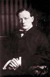 Porträt von Sir Winston Leonard Spencer Churchill (1874 - 1965), britischer Politiker