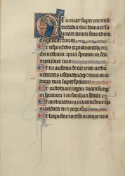 Initial E: Ein Mann hält eine Schriftrolle