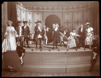 Eine Szene aus einer Amateuraufführung eines Stückes mit dem Titel 