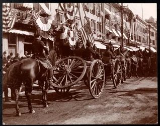 Pferdegezogene Artillerie bei einer Parade in Dobbs Ferry, New York, 1898