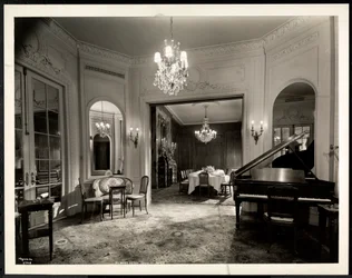Das Musikzimmer der Louis XVI Suite im Hotel St. Regis, 1937