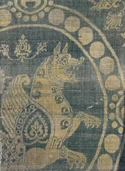 Stoff, der einen Simurgh in einer Perlenumgebung darstellt, aus Konstantinopel (Detail)