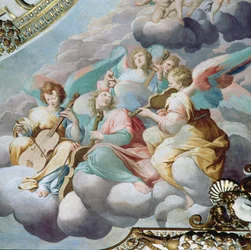 Detail der Engelmusiker aus dem Gewölbe des Chors