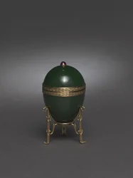 Jade-Ei mit Ständer, nach 1900