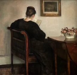 Innenraum, lesende Frau