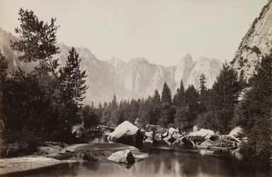 Am Merced, Fernsicht auf die Cathedral Rocks