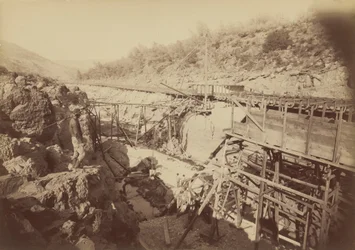 Einbau des Aufzugs, Golden Feather, Oroville