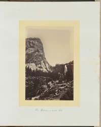 Mount Broderick und der Nevada-Wasserfall