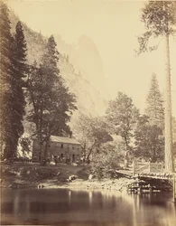[Der Sentinel und das Hotel]