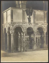 Mailand - Basilika von S. Ambrogio - Ambo und christliches Sarkophag aus dem 6. Jahrhundert