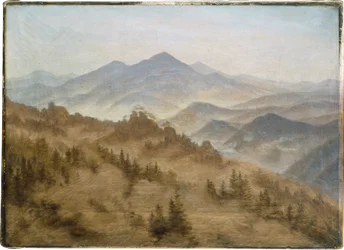 Berge im aufsteigenden Nebel