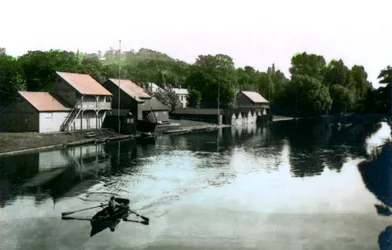 Fluss und Bootshaus, Burton-upon-Trent, 1926