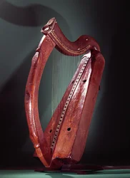 Harfe (Holz mit Messing und Silber)