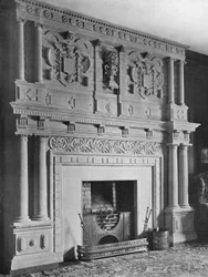 Der Kamin im Zimmer von Dame Eleanor