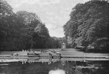 Der Obeliskenteich