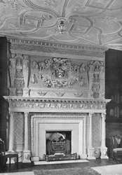 The Red Lodge: Der Kamin im Salon