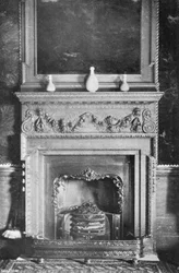 Der Kamin im Tapisseriezimmer