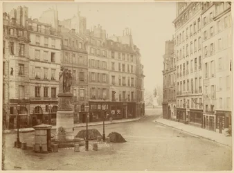 Der alte Brunnen an der Place Dauphin