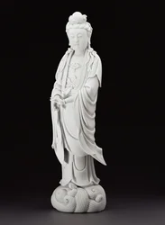 Blanc de Chine Figur von Guanyin, ca. 1800