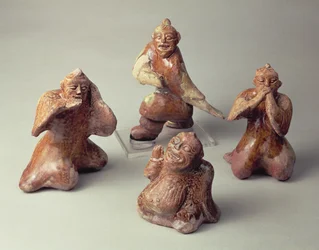 Frühe chinesische Keramikgruppe von vier Entertainern, Grabbeigabe, Han-Dynastie, 25-220 n. Chr.